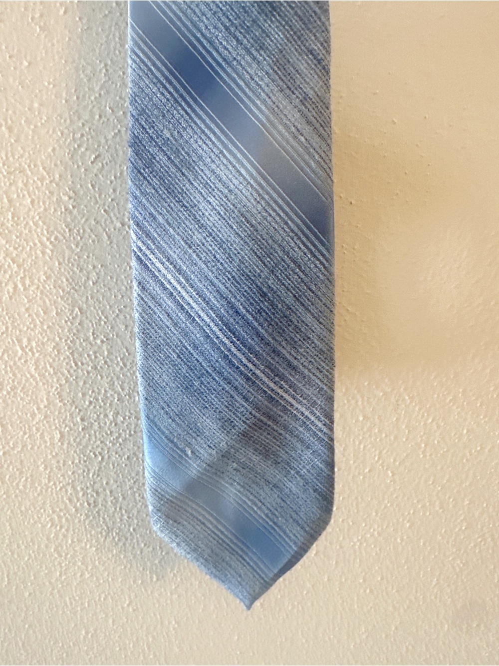 Wembley Blue Silver Diagonal Striped Necktie Textured Woven Classic Mens Tie - Picture 3 of 6